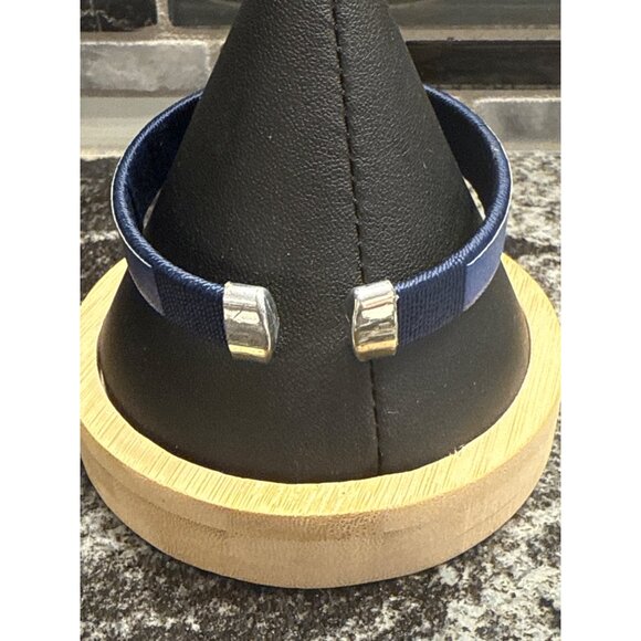 Dallas Cowboys Adjustable Embroidered Bracelet Navy & Silver With Star Logo - Picture 4 of 4